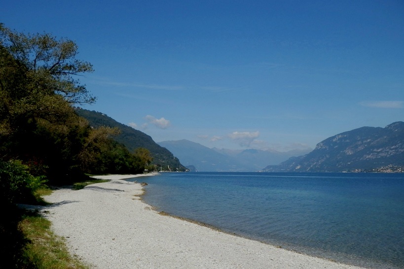 Il Lario - Foto - Spiaggia di Onno Nord