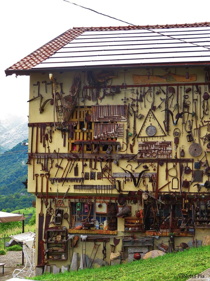Una casa molto particolare a Peglio 