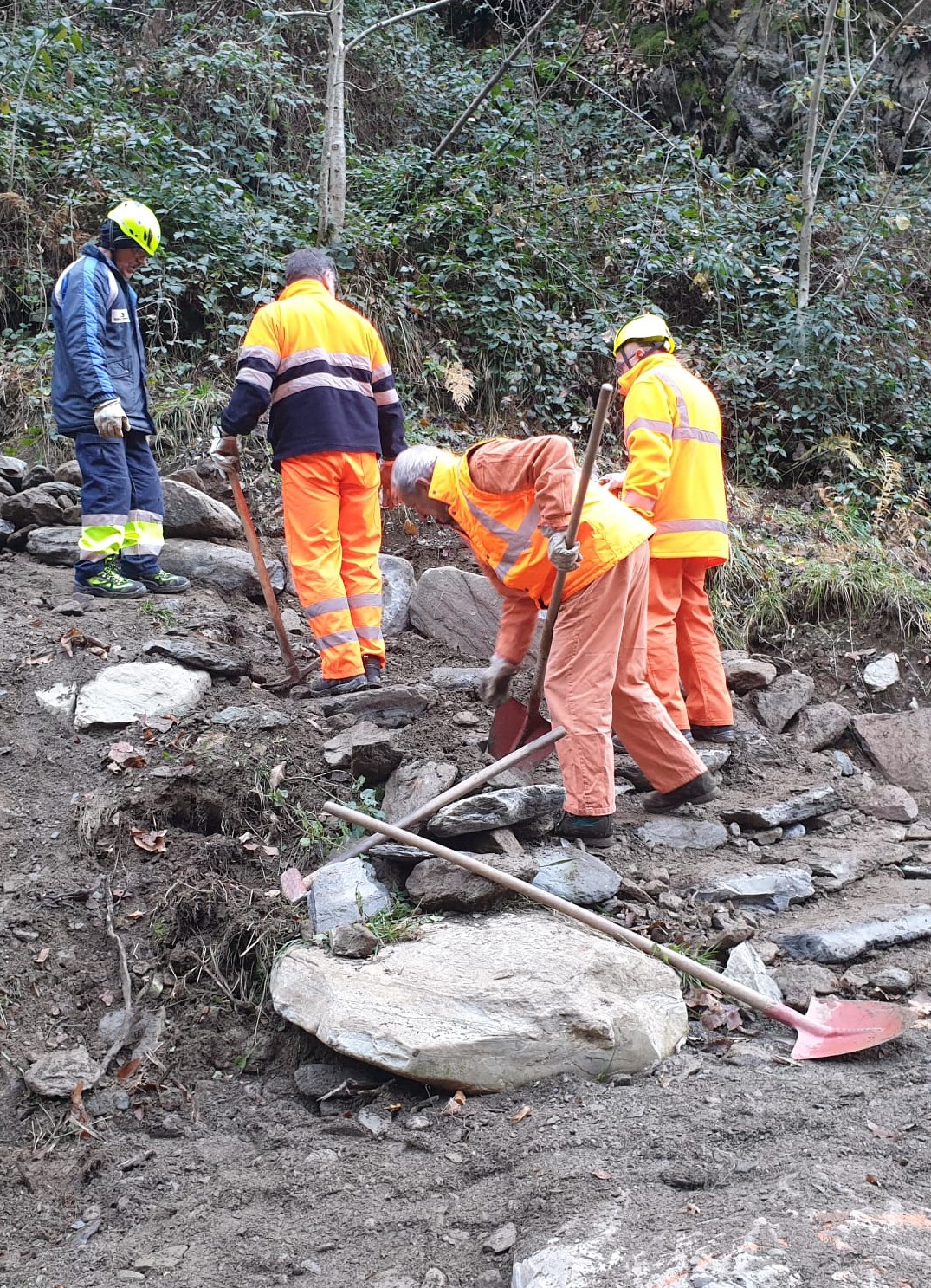 Interventi della Protezione Civile in Valsassina e lago