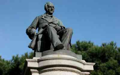 Monumento a Manzoni
